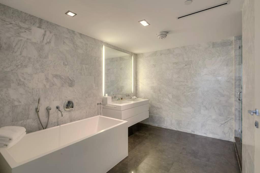Luxury Boutique Suite Collins Ave Miami Beach Exterior photo